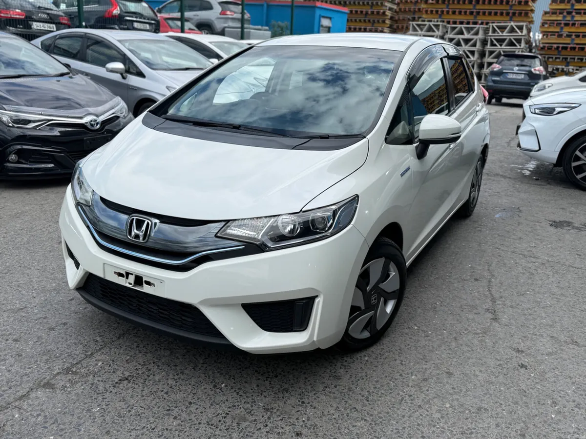 2015 Honda Fit Hybrid Automatic/ Leather Spec - Image 1