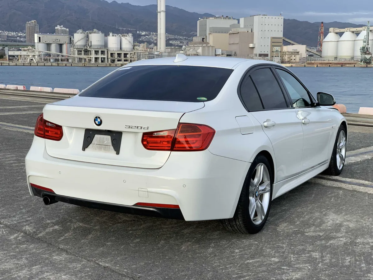 142 BMW 320d M-Sport Auto • Pear White • As New - Image 3