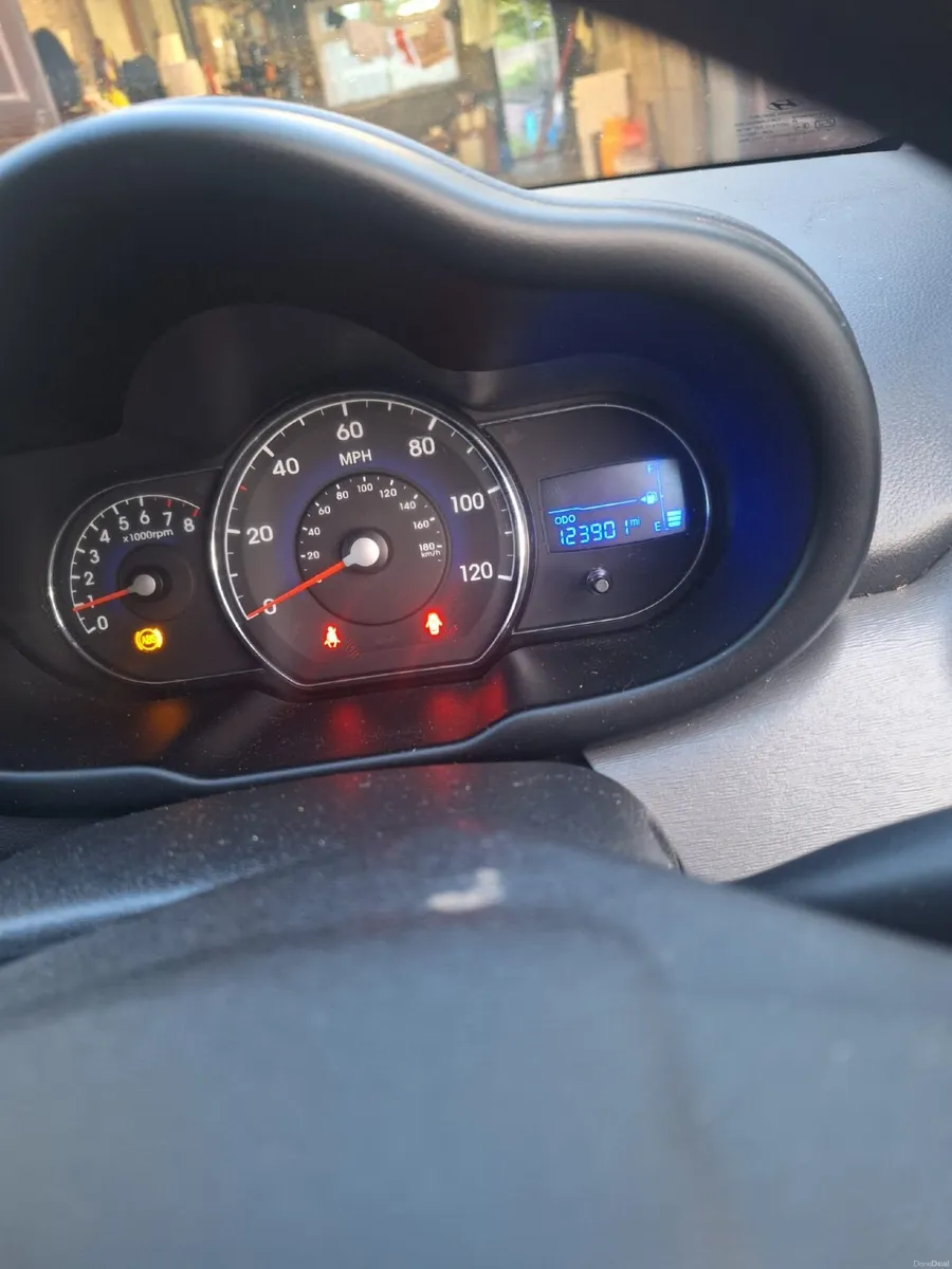 Hyundai i10 2013 - Image 2
