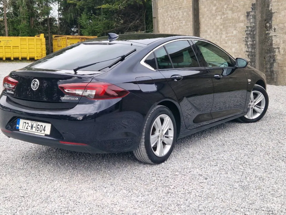 Insignia Sri - Image 5