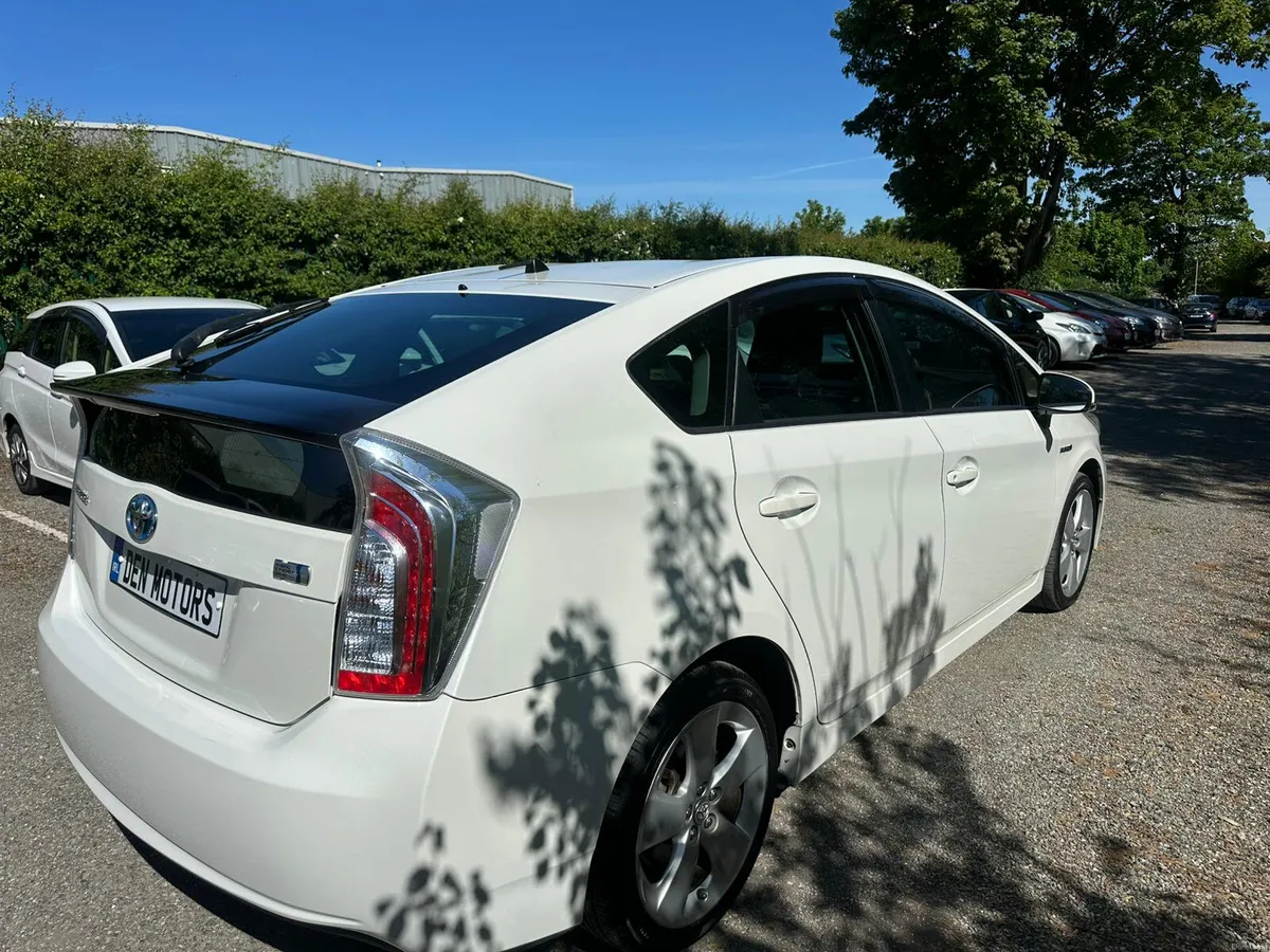 Toyota Prius - Image 3