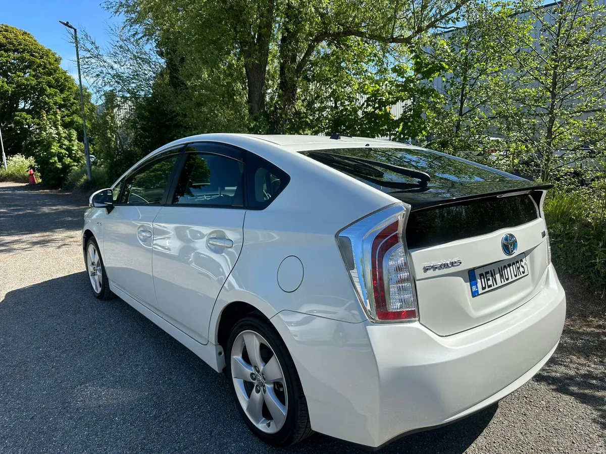 Toyota Prius - Image 4