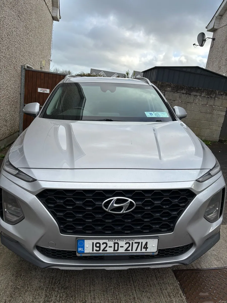 Hyundai Santa Fe 2019 - Image 2