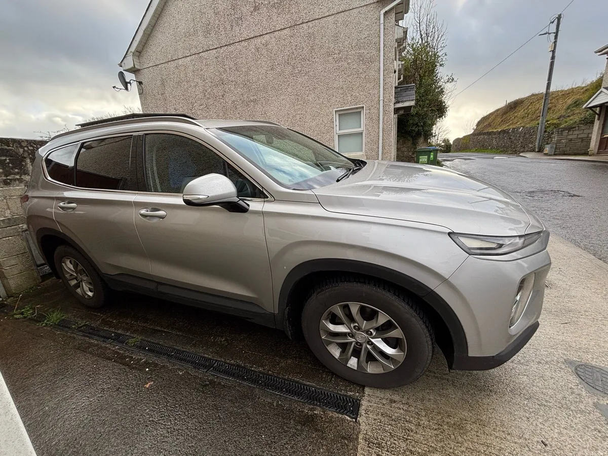 Hyundai Santa Fe 2019 - Image 3