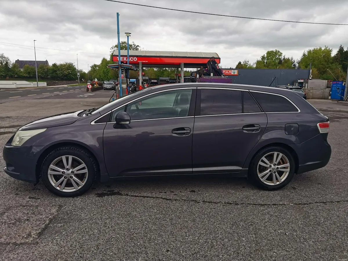 Toyota Avensis Estate - Image 3