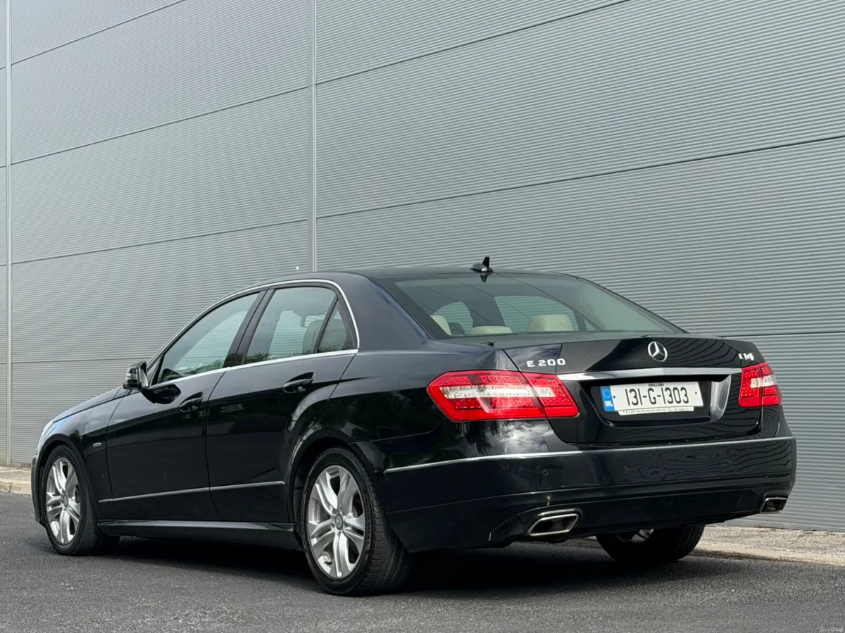 Mercedes-Benz E-Class Avantgarde - Image 4
