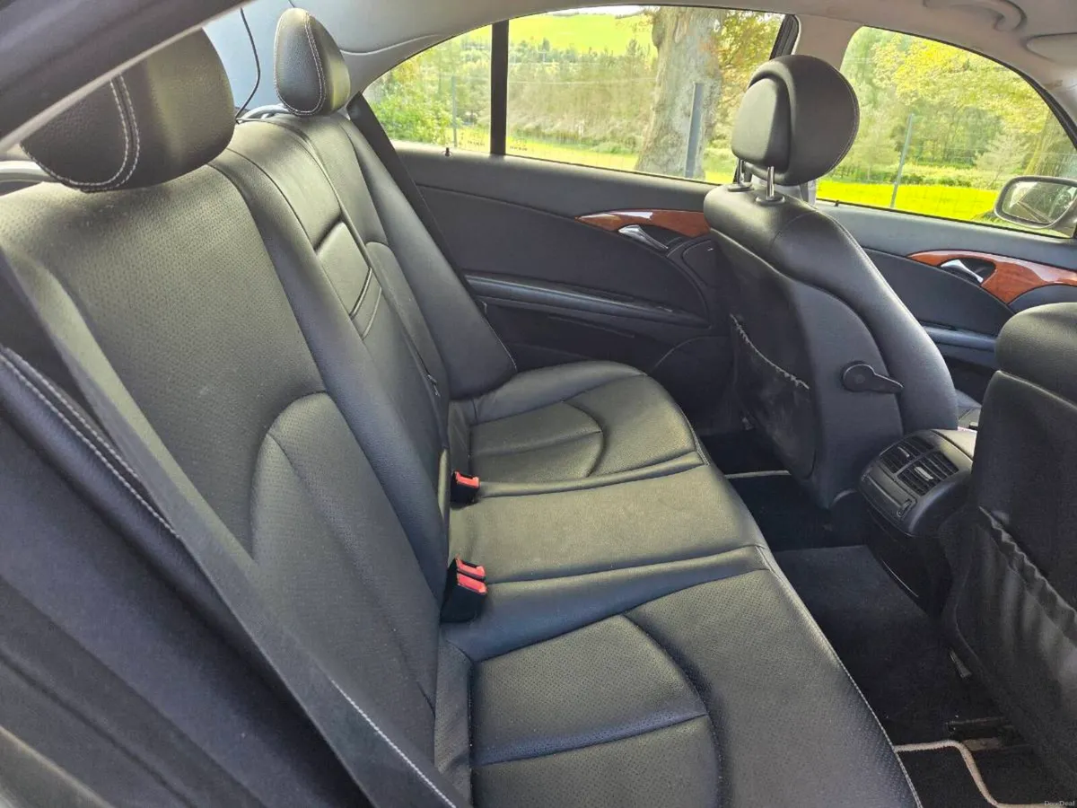 Mercedes e200 2007 - Image 2