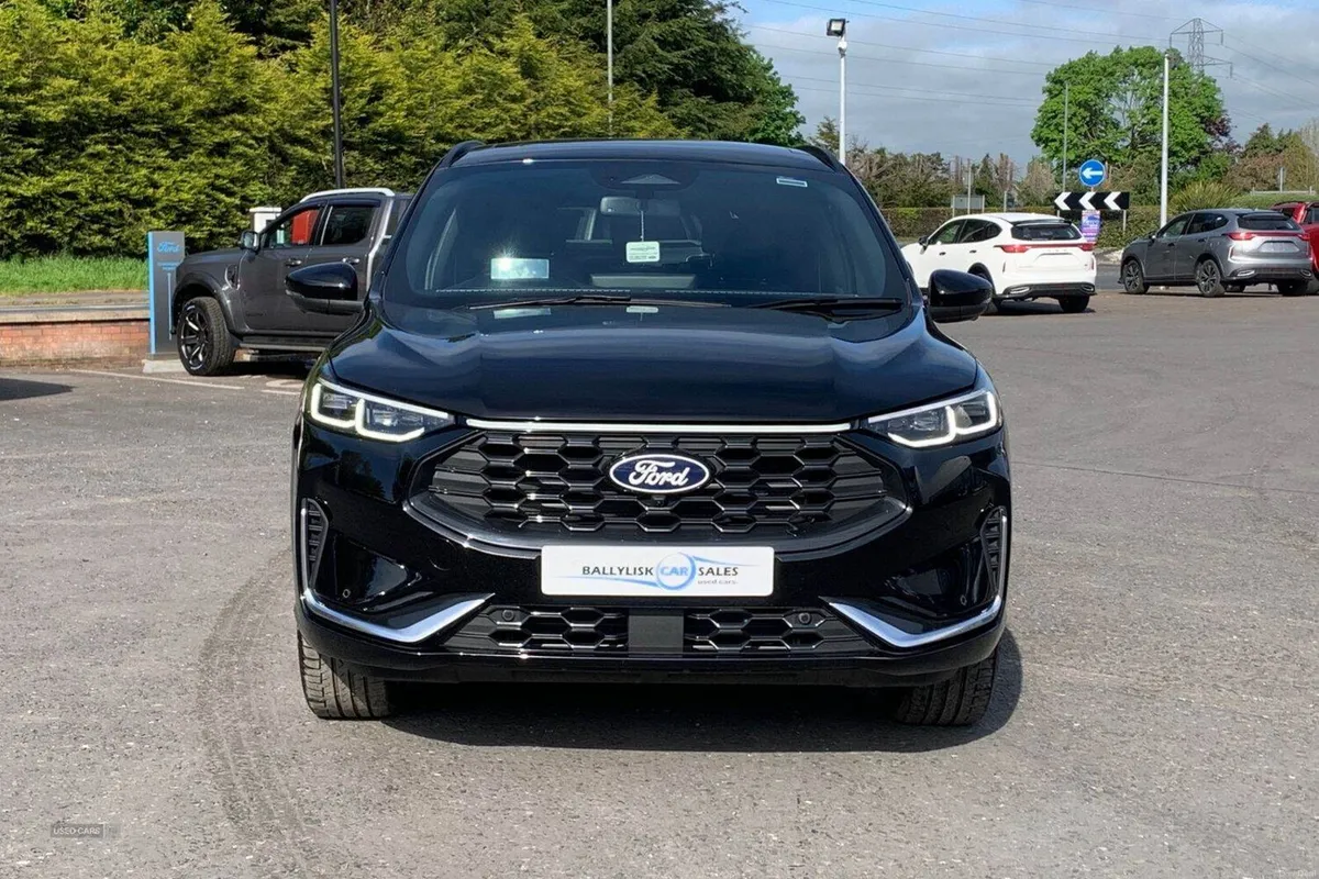 Ford Kuga 2.5 Duratec 243PS PHEV ST-Line X in Agat - Image 4
