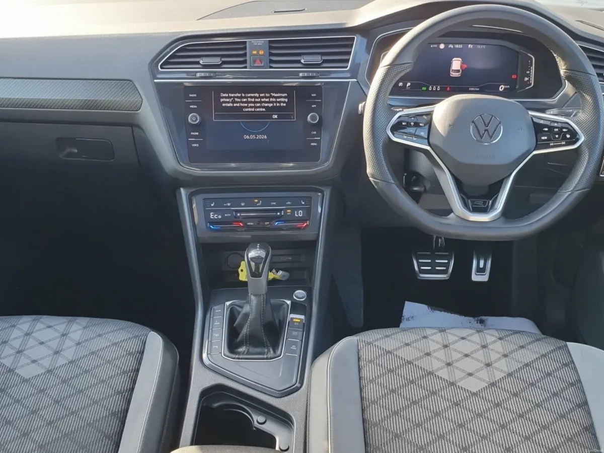Volkswagen Tiguan 241 - Tiguan Tsi Phev S-A  Black - Image 4
