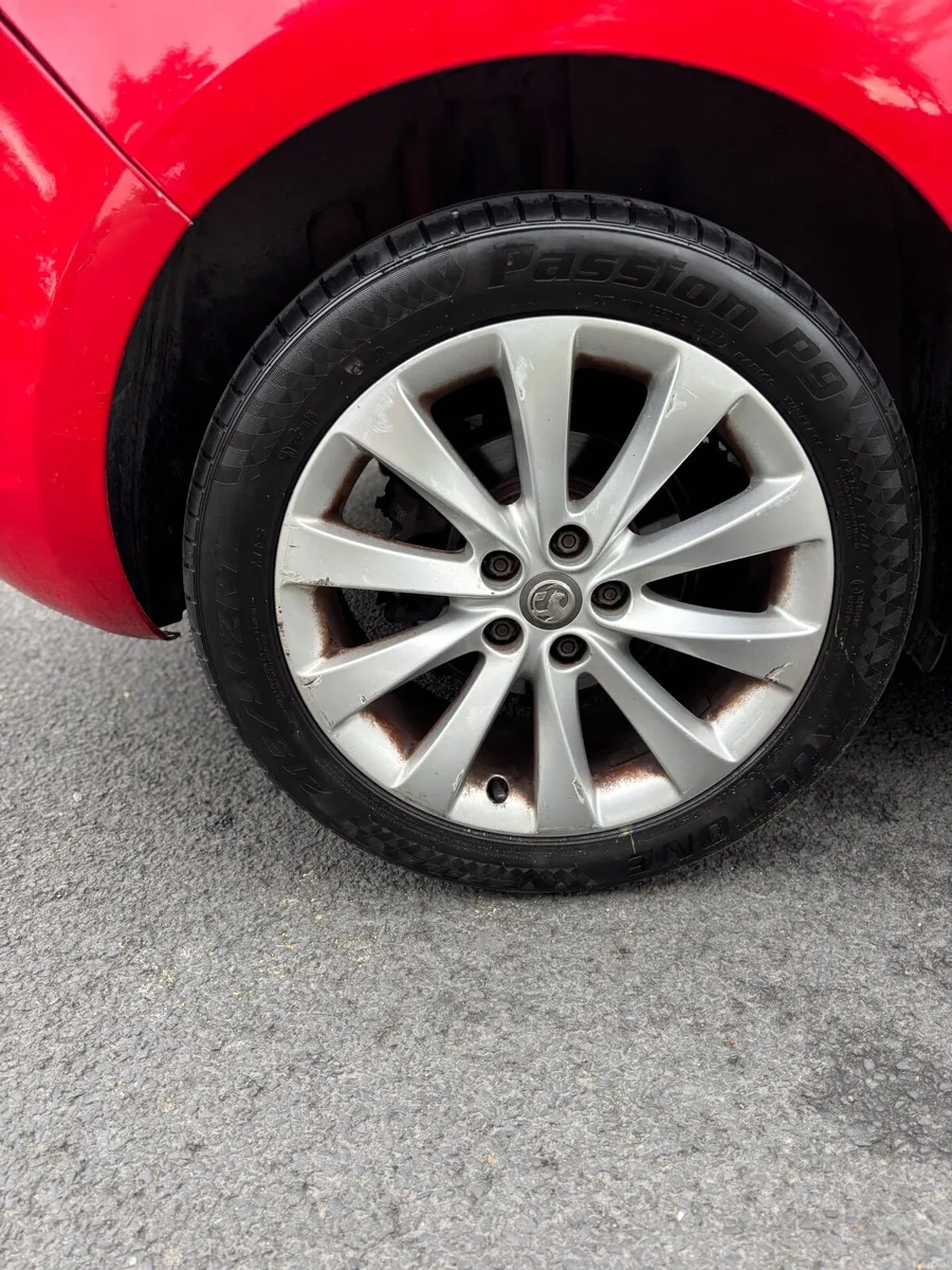 Vauxhall Astra 2012: 1.4 petrol - Image 2