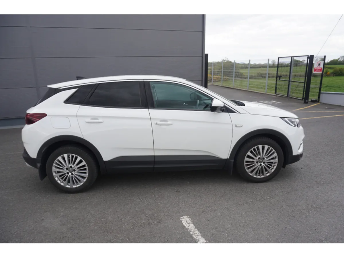 Opel Grandland X SRI 1.2I 130PS 4DR - Image 3