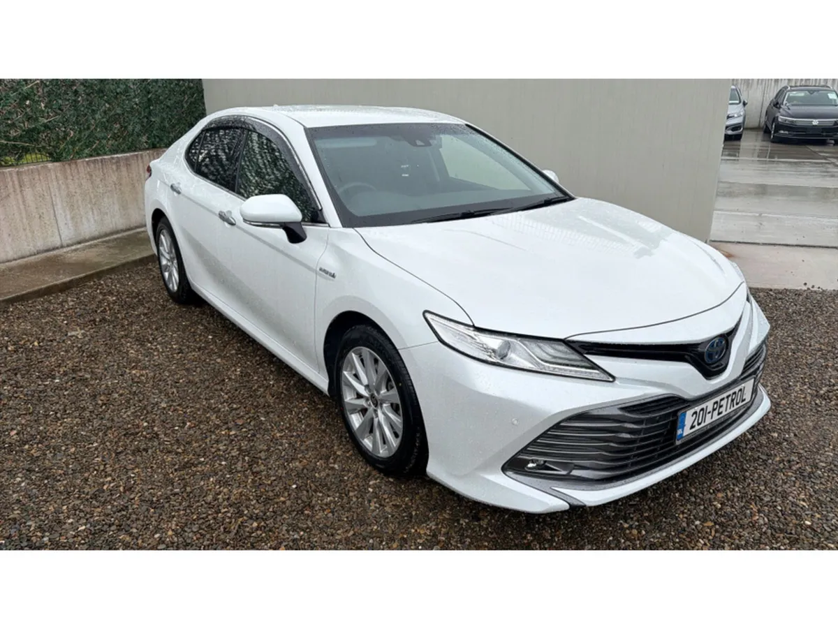Toyota Camry 2.5 HYBRID - Image 1
