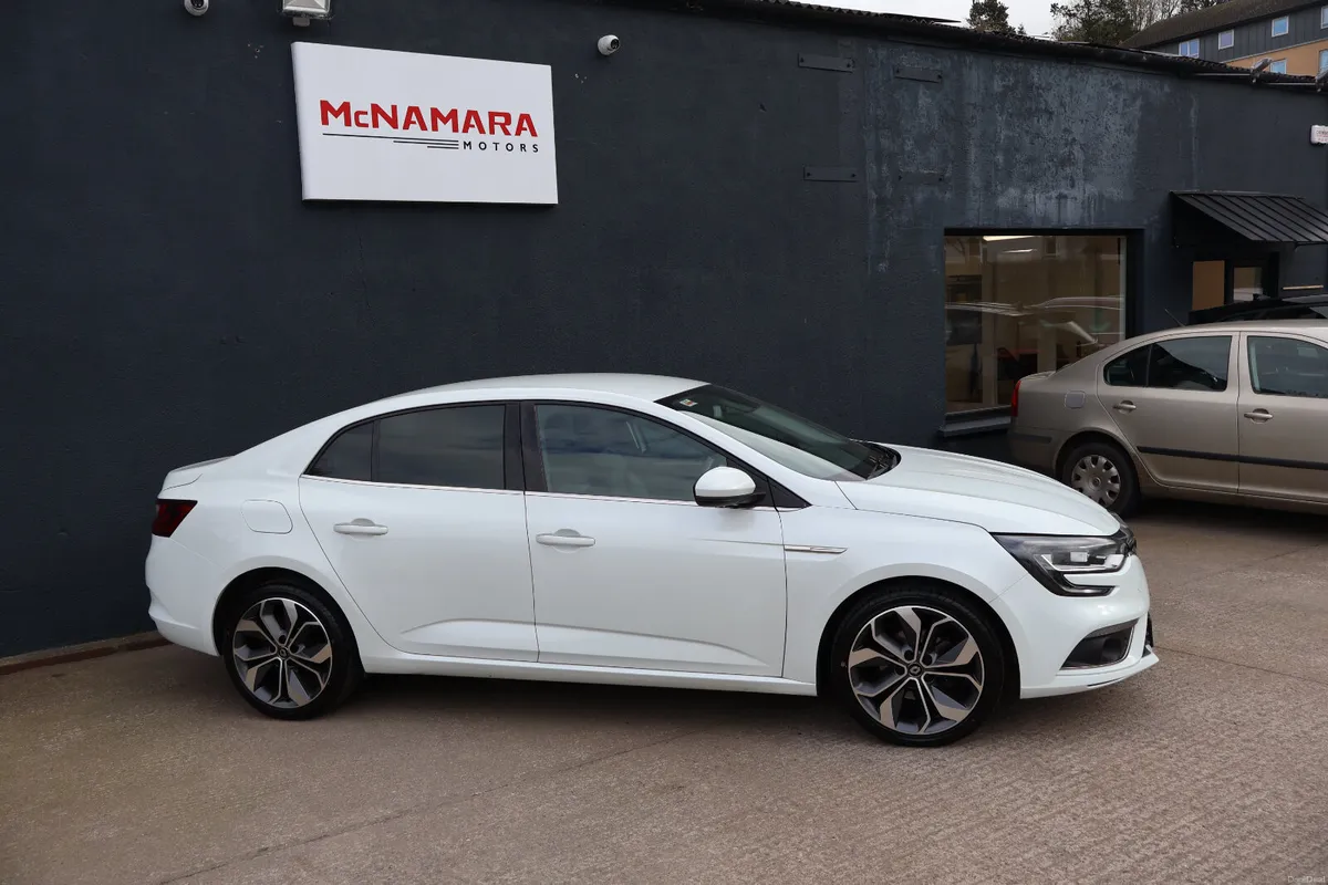 Renault Megane Grande Coupe Signature Huge Spec! - Image 2