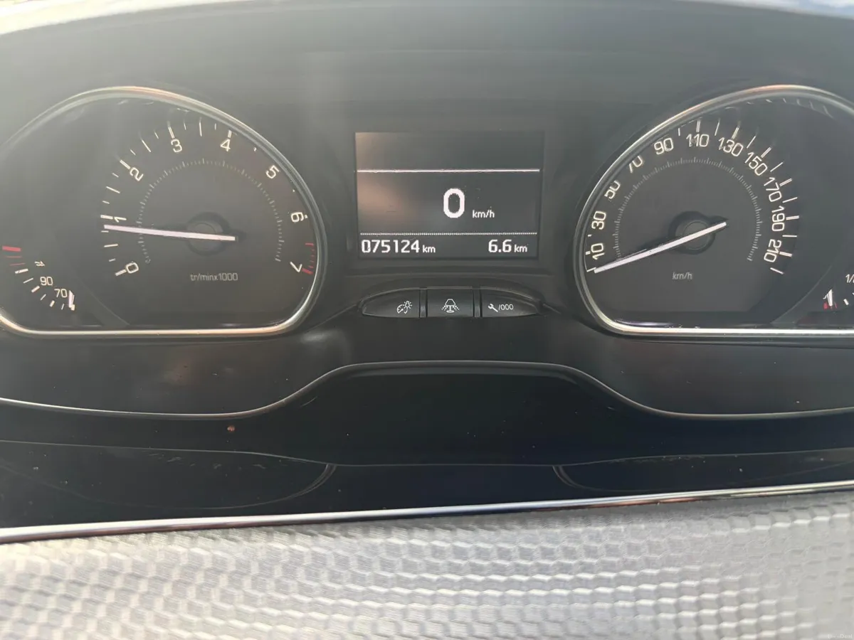 Peugeot 2008 2017 - Image 4
