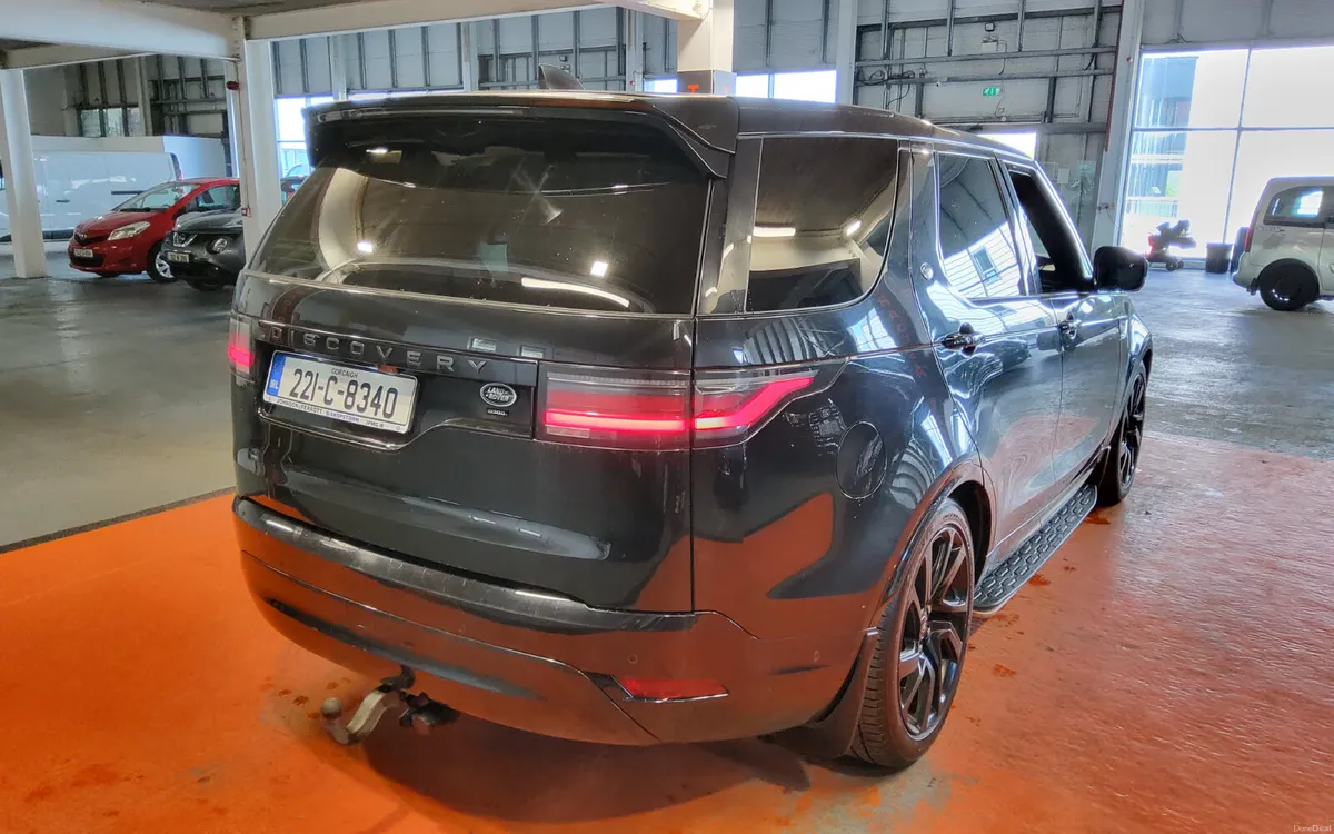 Land Rover Discovery 2022 - Image 3