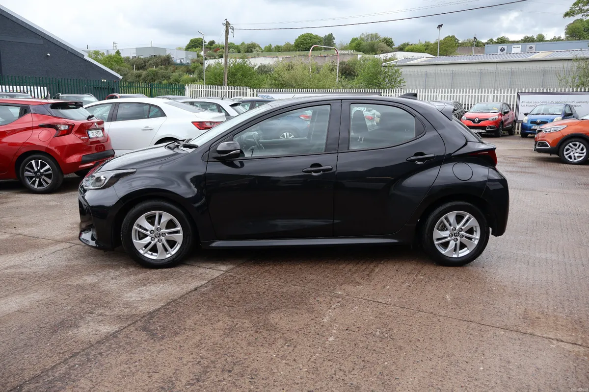 Toyota Yaris Luna Hybrid Auto  12 Months Warranty! - Image 6