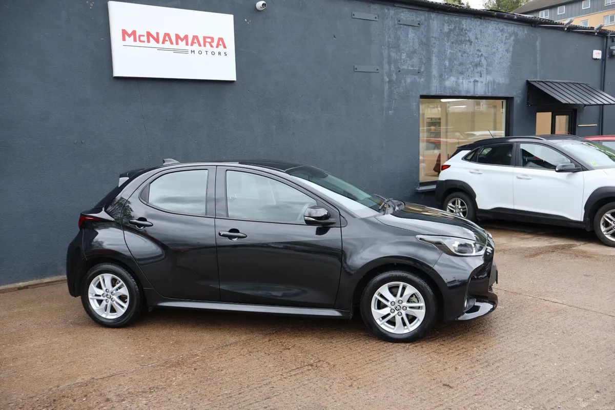 Toyota Yaris Luna Hybrid Auto  12 Months Warranty! - Image 2