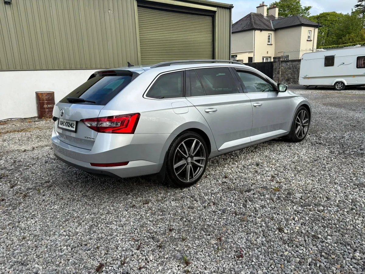 2016 Skoda Superb - Image 3