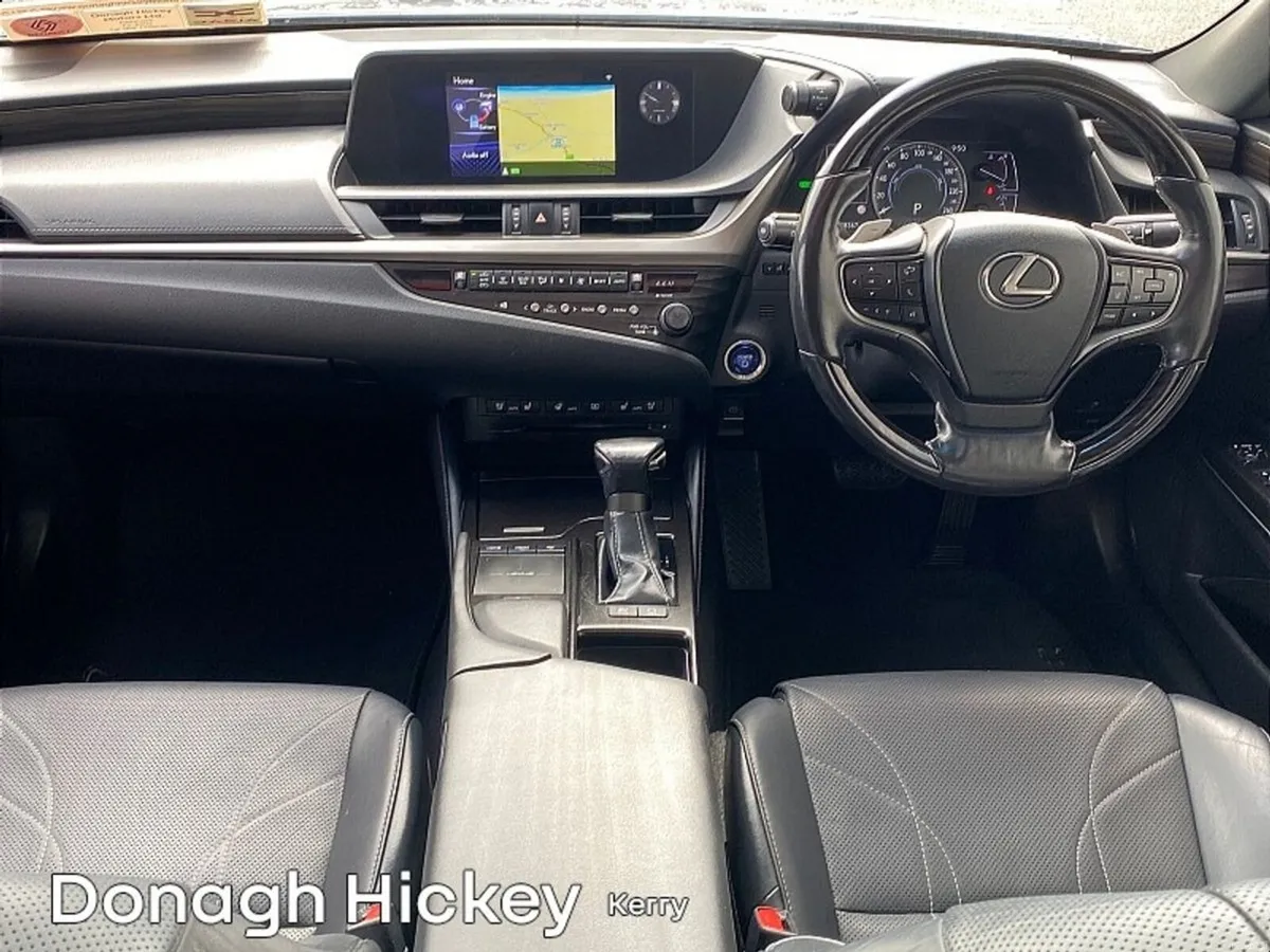 Lexus ES 300h Executive Sunroof - Image 2