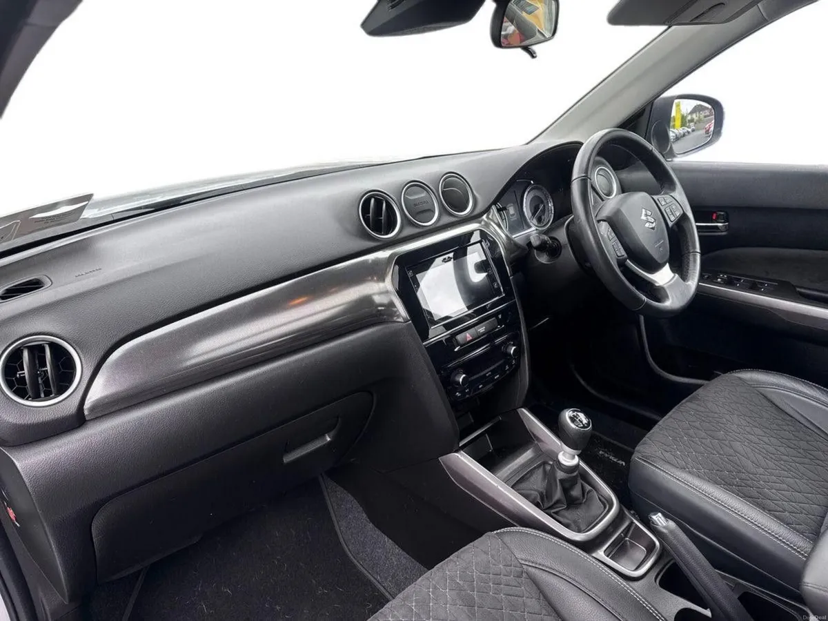 Suzuki Vitara 1.4 Hybrid SZ4 MT - Image 4