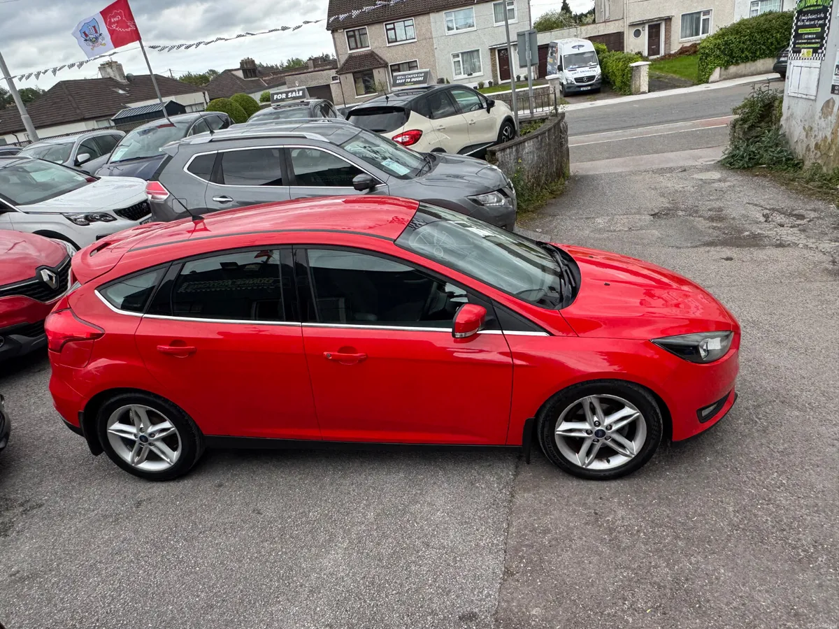 Ford Focus very low mileage - Image 4
