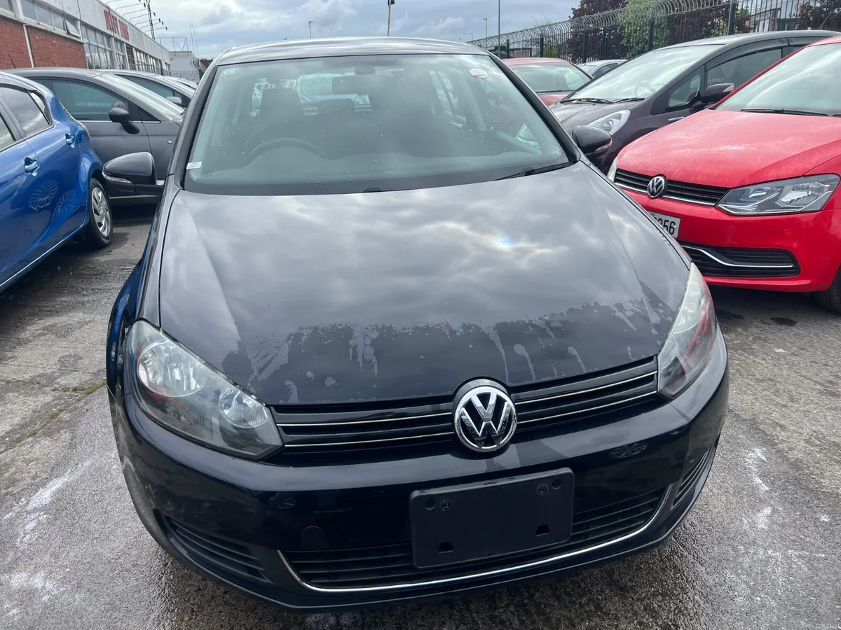 Volkswagen Golf 2013 Automatic/ only 67k km. - Image 2
