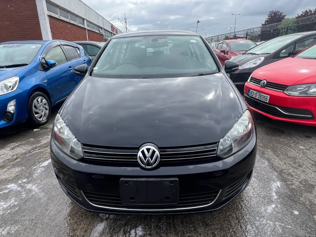 Volkswagen Golf 2013 Automatic/ only 67k km. - Image 3