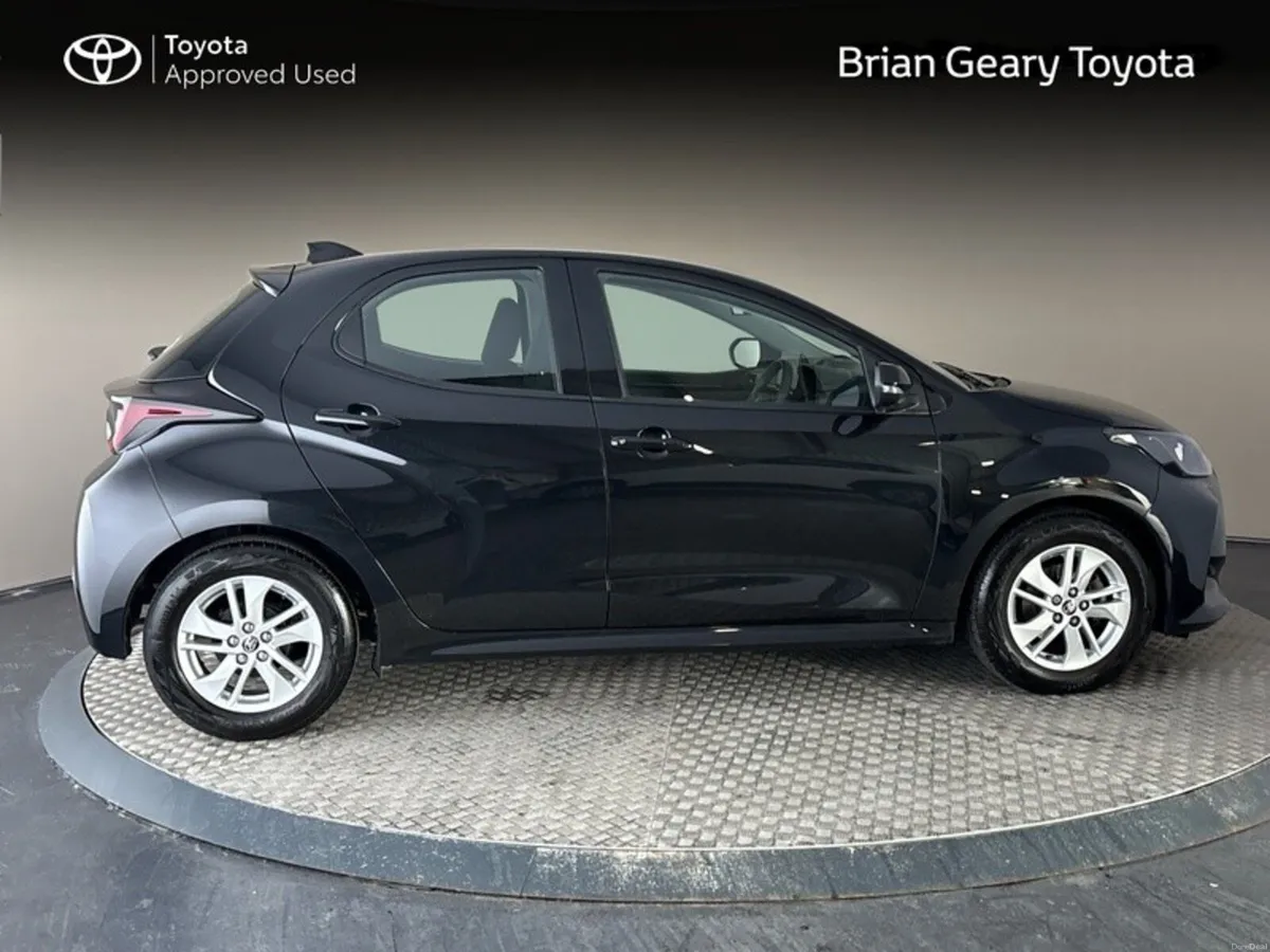 Toyota Yaris 1.5 LUNA Manual - Image 3