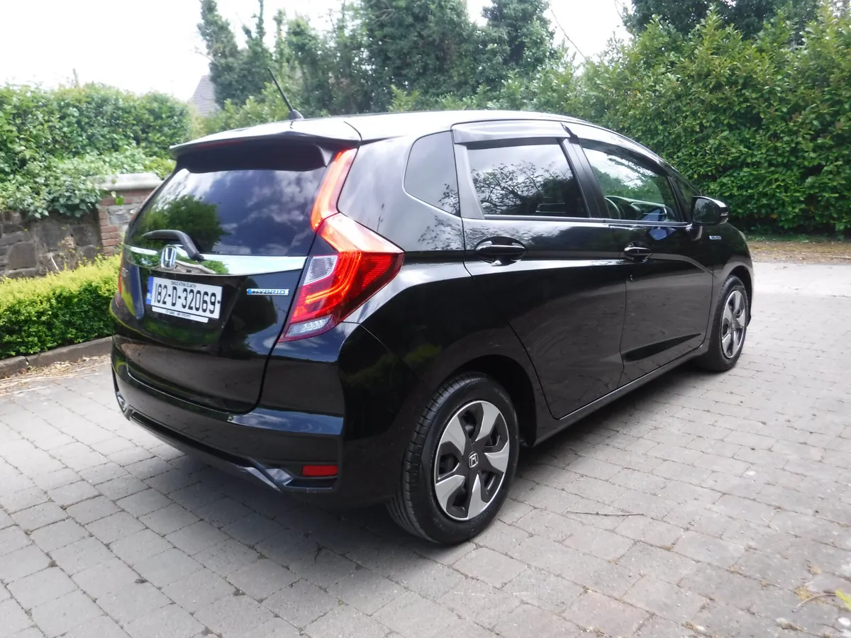 HONDA FIT 1.5 AUTO SELF CHARGING HYBRID - Image 3