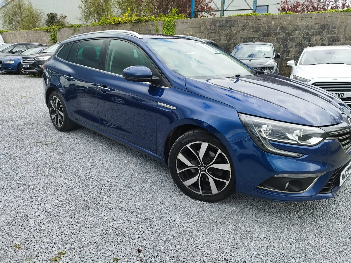 2020 Renault Megane 1.5 dci iconic 115 bhp - Image 2
