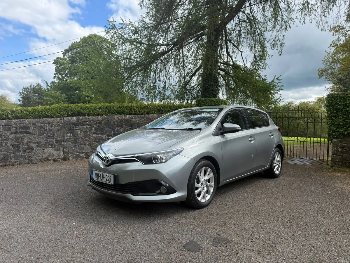 2018 Toyota Auris 1.2 Petrol - Image 1