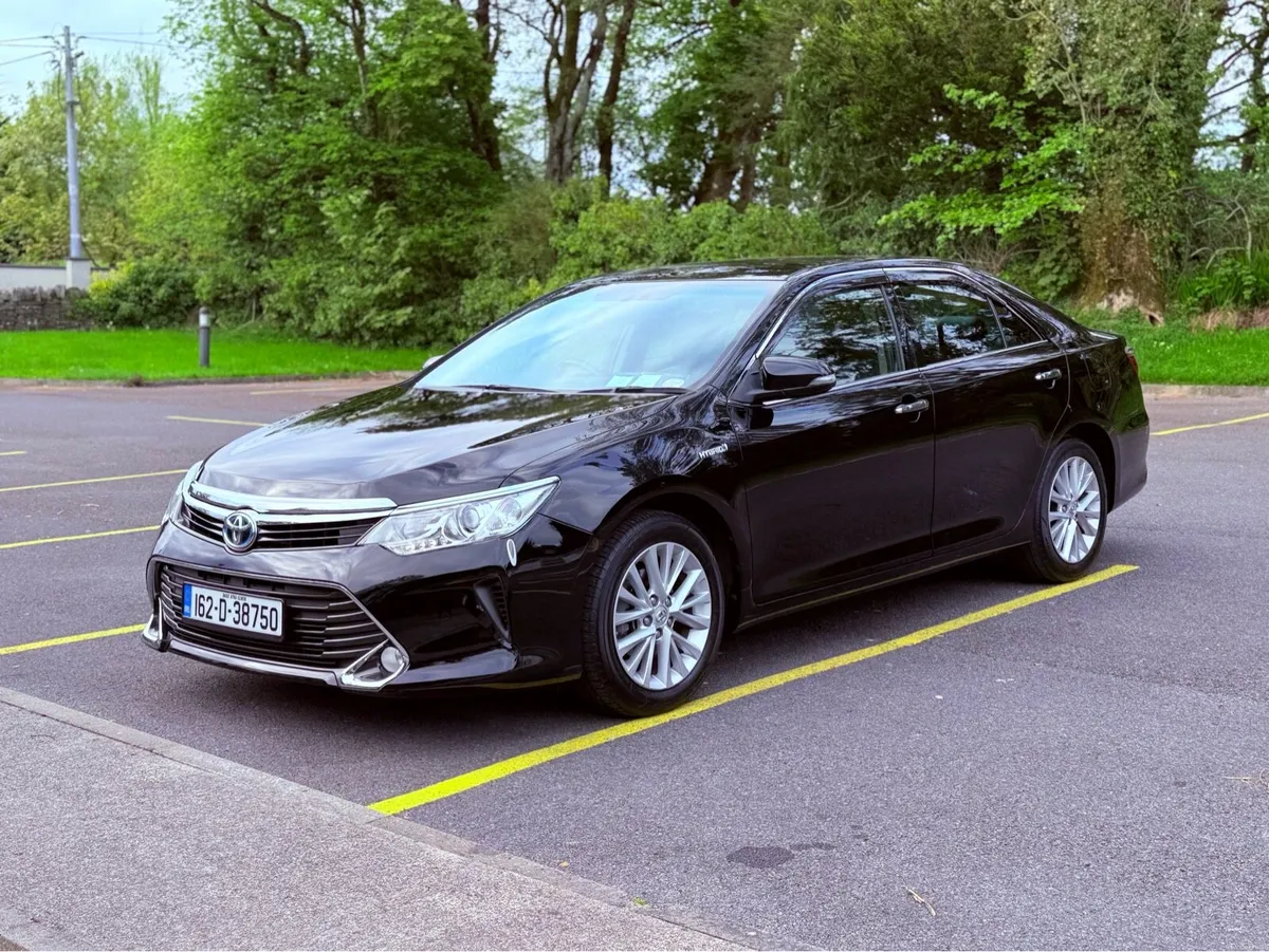 Toyota Camry Hybrid - Image 2