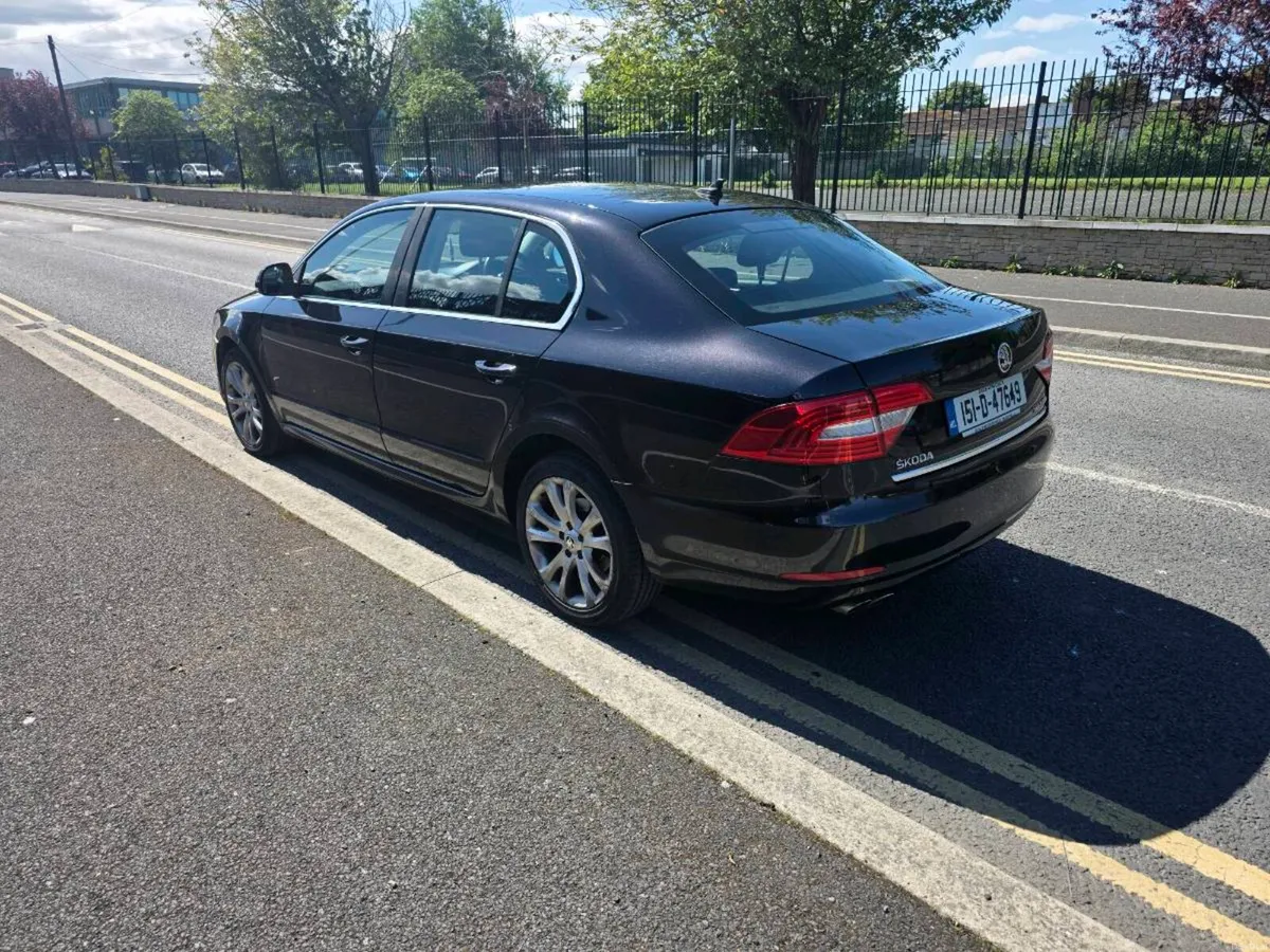 Skoda Superb 2.0 Tdi Automatic 2015 - Image 2