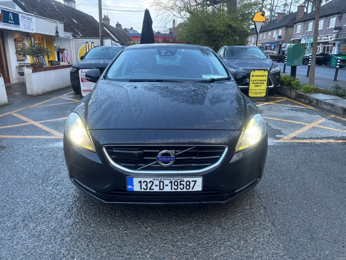 132 VOLVO V40 1.6 PETEOL AUTO 2 KEYS NCT 27 - Image 2