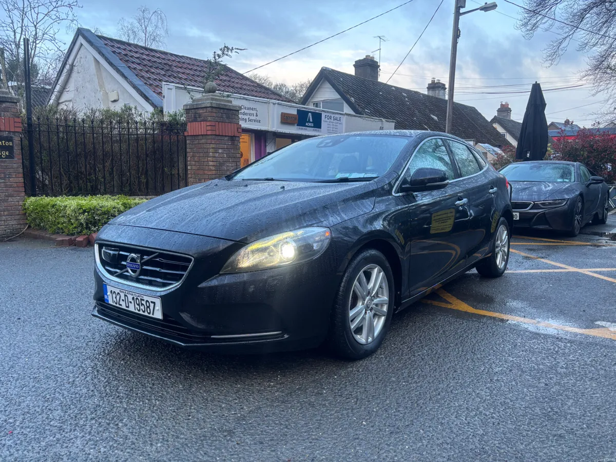 132 VOLVO V40 1.6 PETEOL AUTO 2 KEYS NCT 27 - Image 1