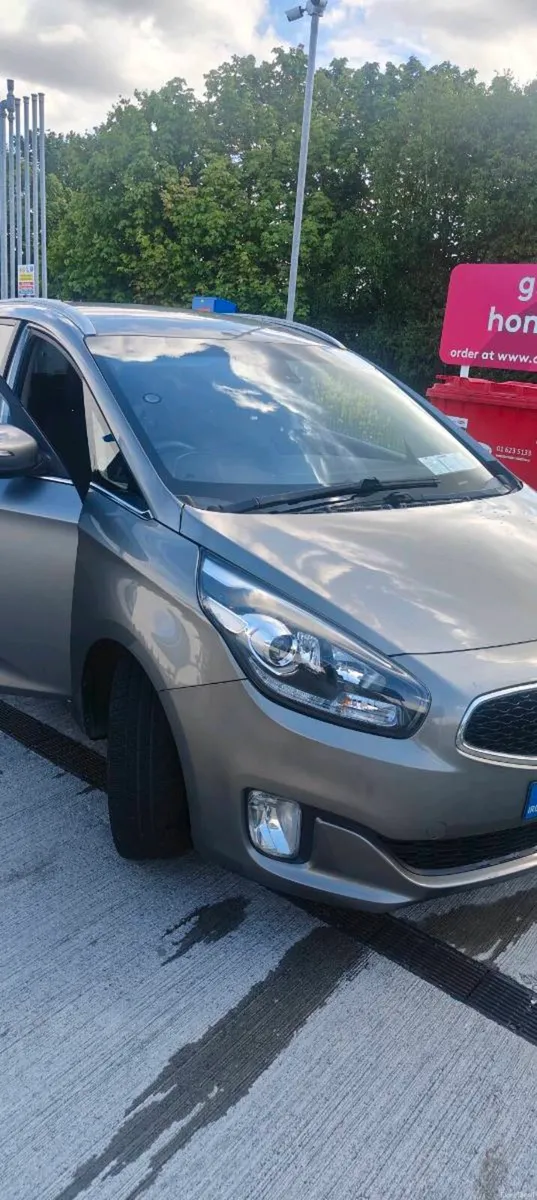 Kia Carens 7 Seater - Image 1