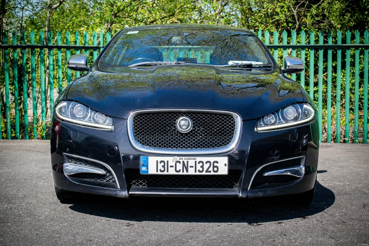 2013 Jaguar XF 2.2D Sport *High SPEC* AUTOMATIC - Image 3