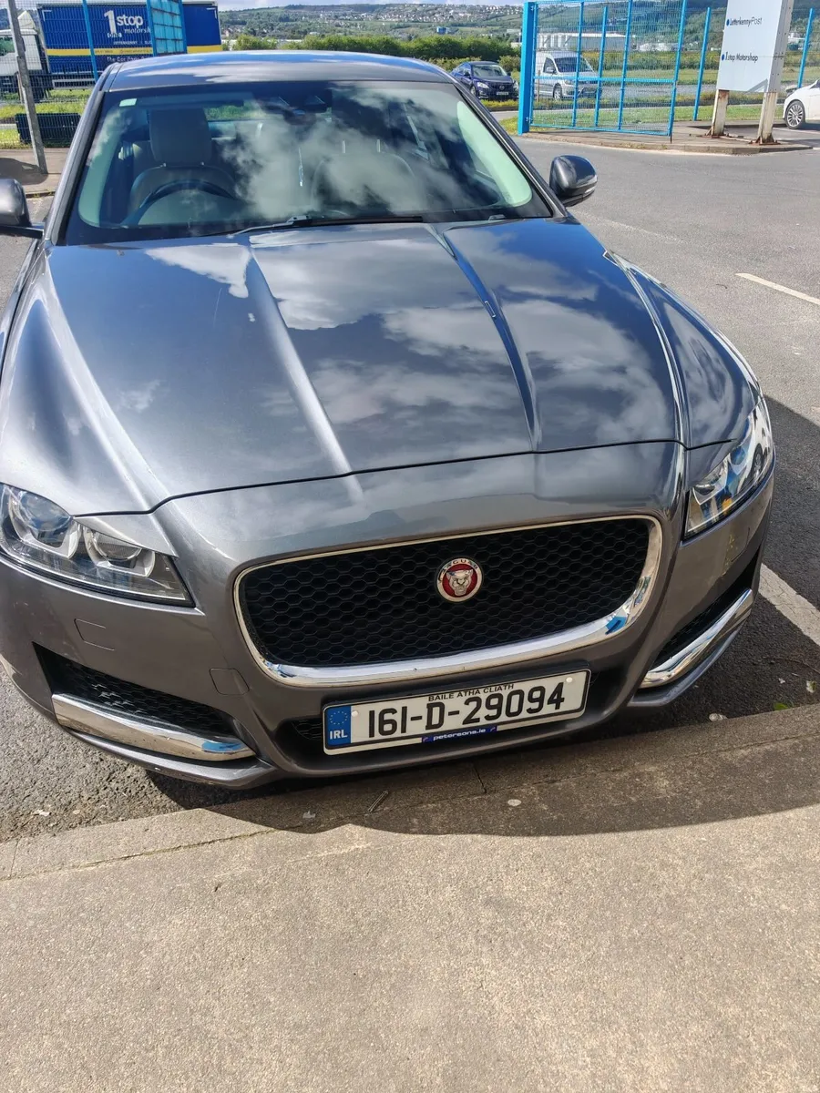 Jaguar XF 2016 (immaculate, new engine) - Image 4