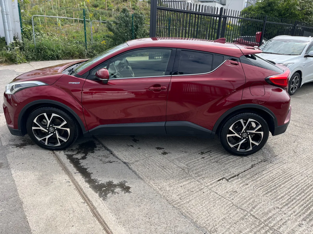 TOYOTA C-HR 2017, 1.8 HYBRID AUTO LOW KM HIGH SPEC - Image 4