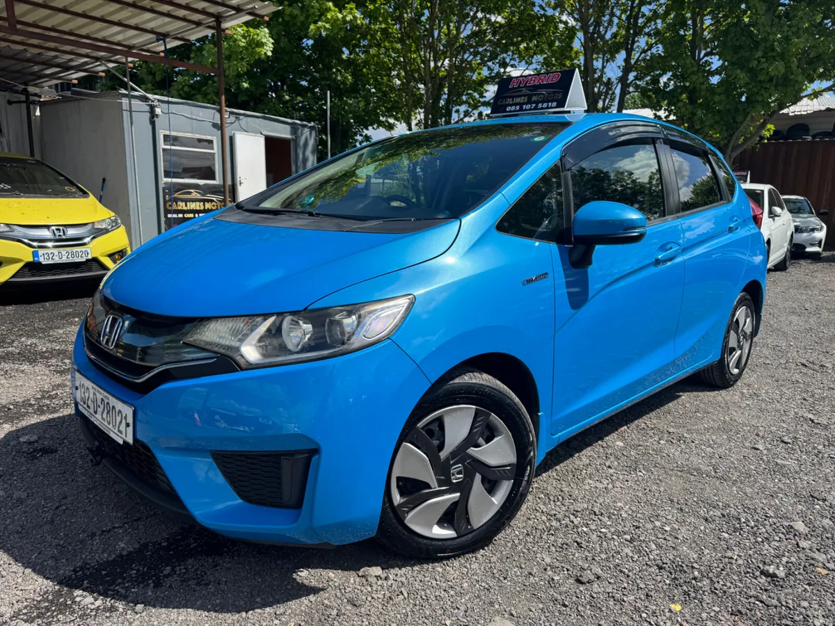 Honda Fit Hybrid Automatic - Image 2