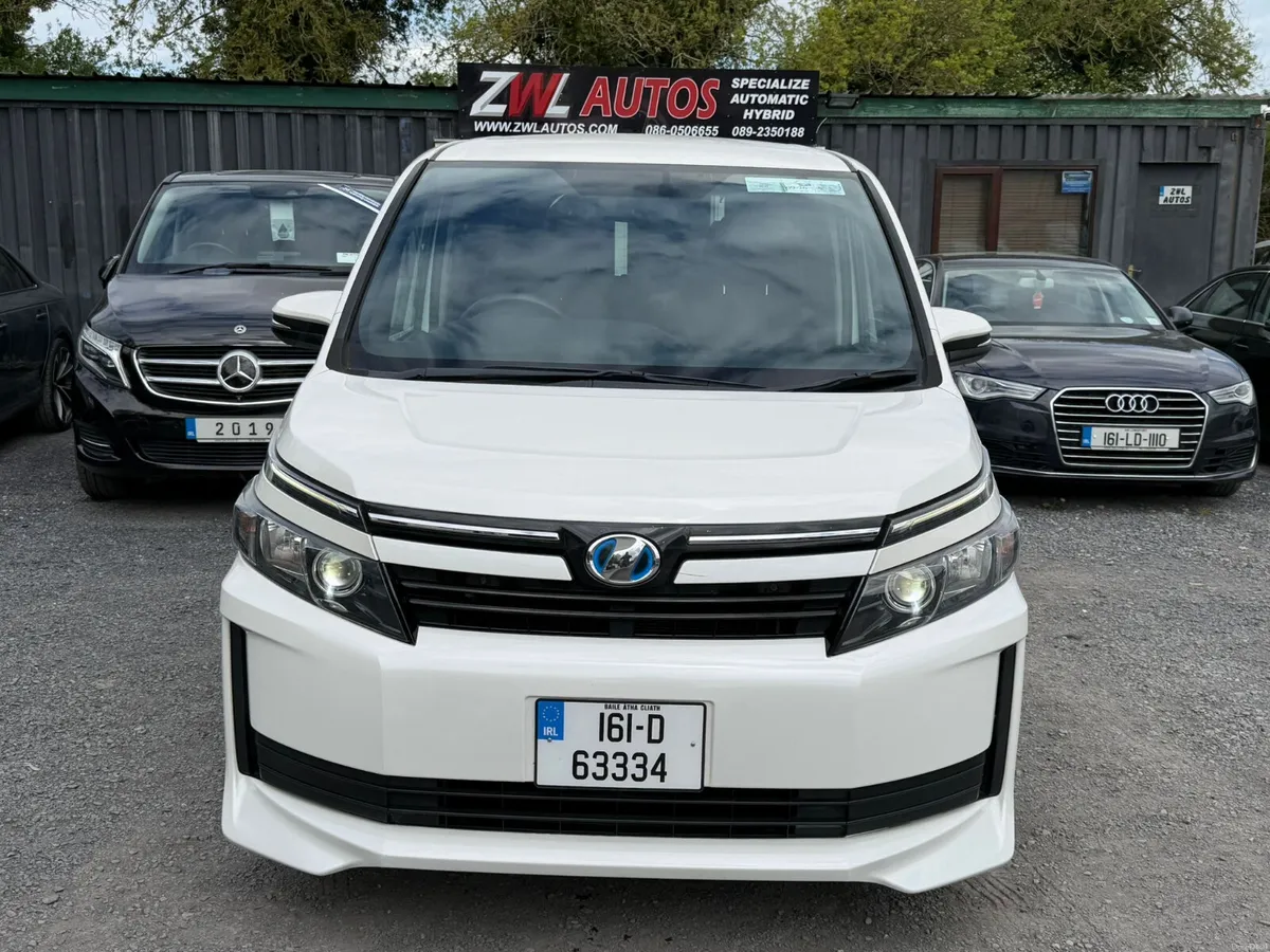161 Toyota Voxy Hybrid 7 Seater - Image 3