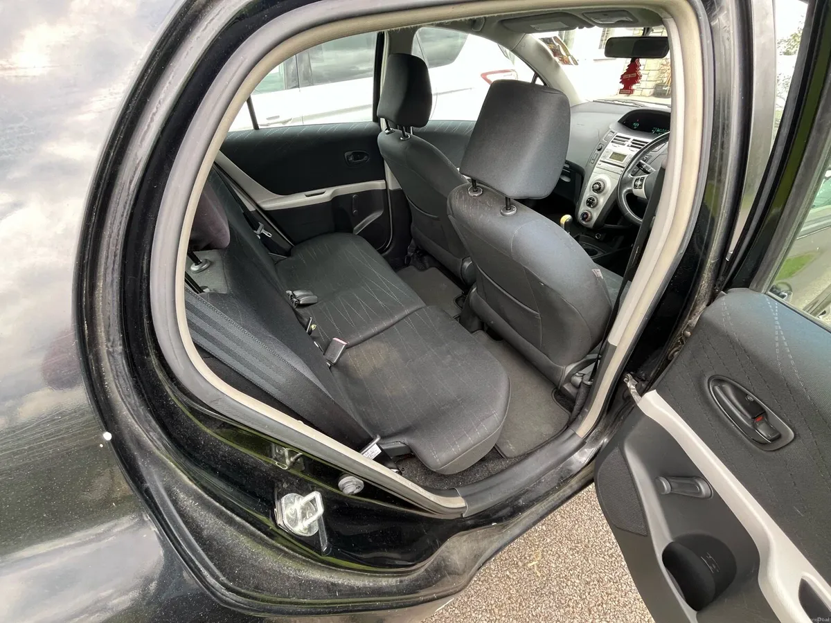 Car - Image 3