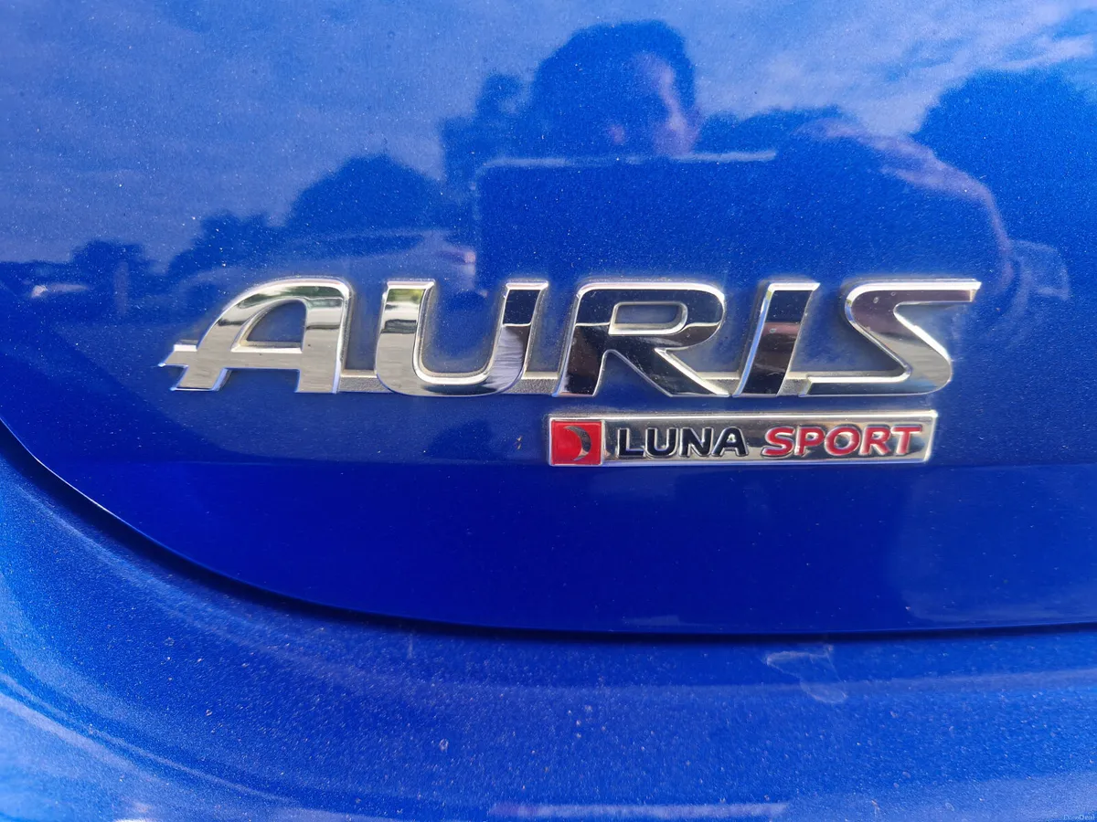 Toyota Auris Hybrid Luna Sport 2018 - Image 5