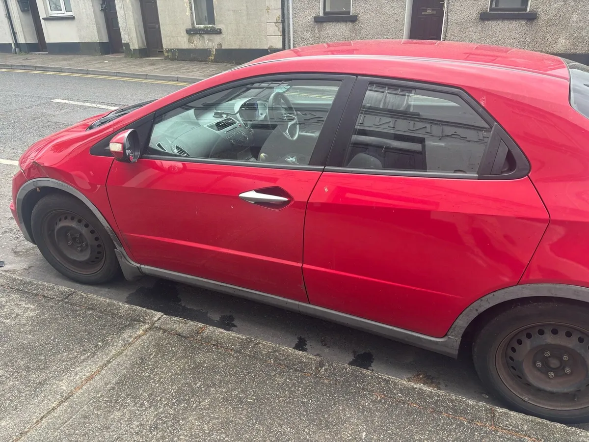 Car - Image 3