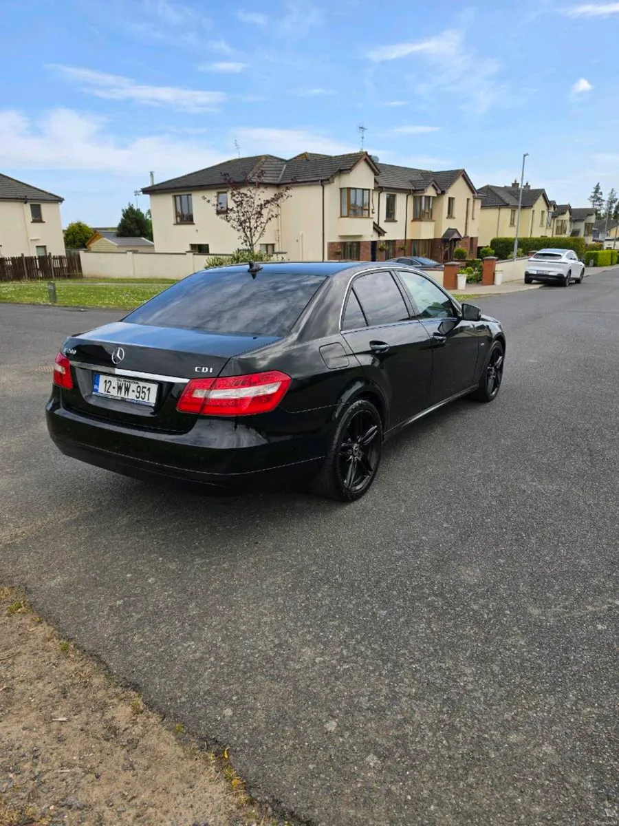 Mercedes E200 CDI - Image 2