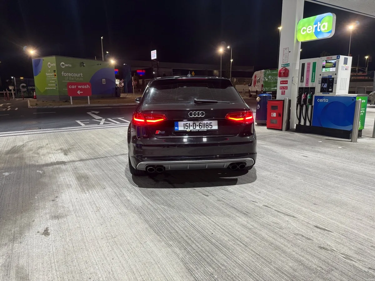 2015 Audi S3 Black hatchback - Image 4
