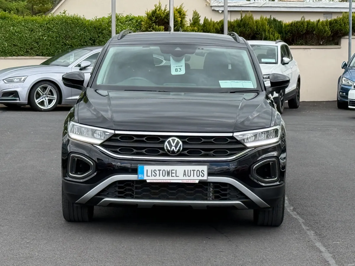 231 VW T-ROC 1.5 PETROL AUTOMATIC - Image 4