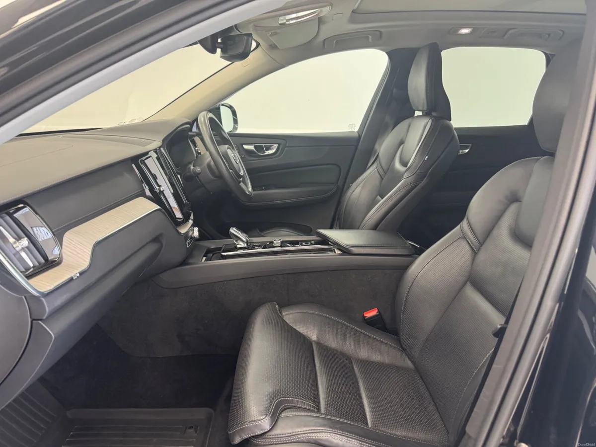 Volvo XC60 2021 - Image 6