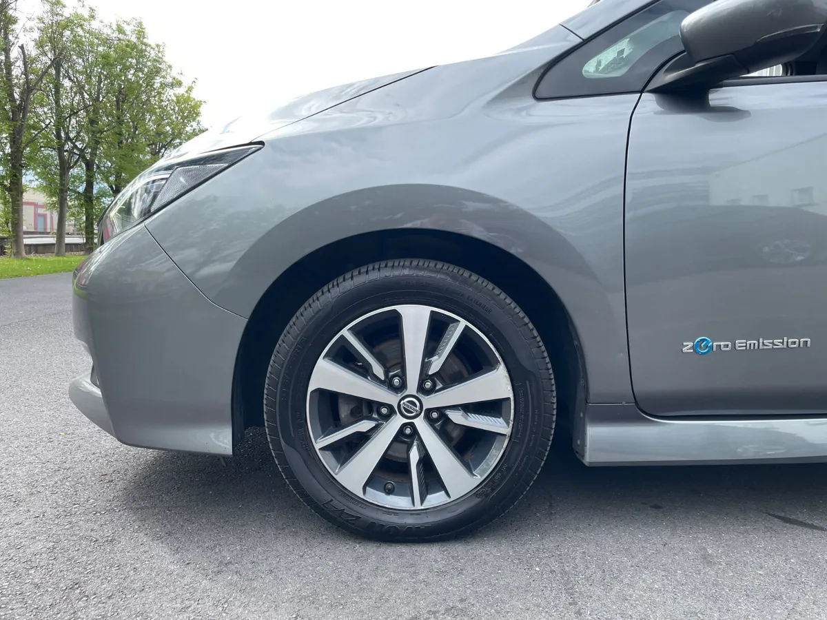 40KWH - SV - REVERSE CAMERA - 120TAX - NEW NCT - Image 2