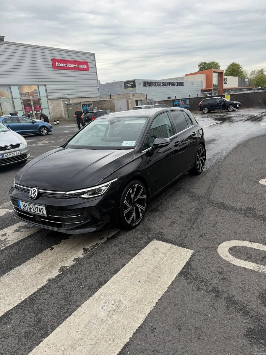 251 Volkswagen Golf Style 1.5 TSI 150HP - Image 2